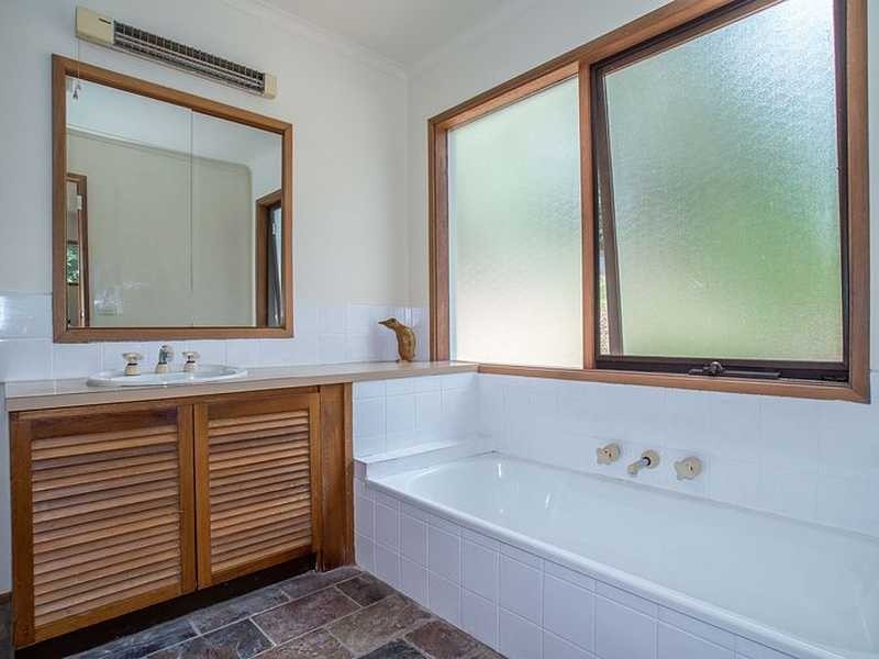 15 View Road, The Basin VIC 3154