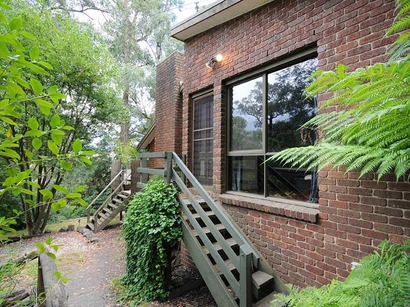 1 Glenvista Avenue, Emerald VIC 3782