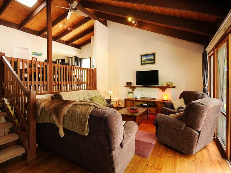 1 Glenvista Avenue, Emerald VIC 3782