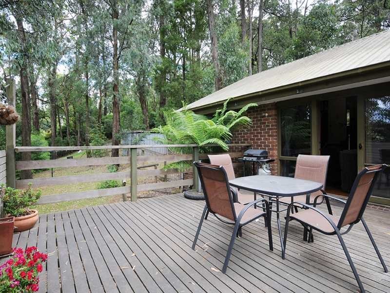 1 Glenvista Avenue, Emerald VIC 3782