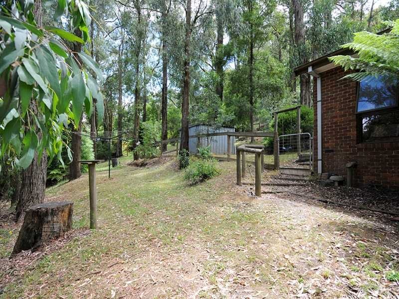 1 Glenvista Avenue, Emerald VIC 3782