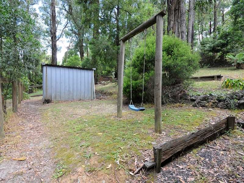 1 Glenvista Avenue, Emerald VIC 3782