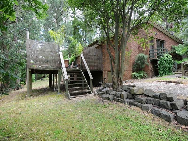 1 Glenvista Avenue, Emerald VIC 3782