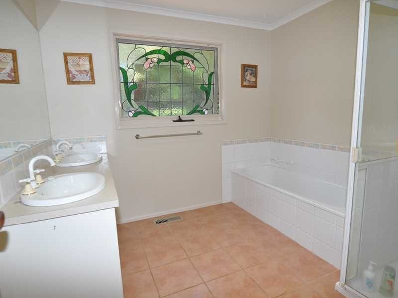 20 Wong Hee Road, Emerald VIC 3782