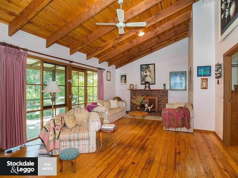 3 First Avenue, Cockatoo VIC 3781