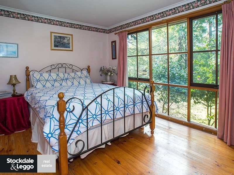 3 First Avenue, Cockatoo VIC 3781