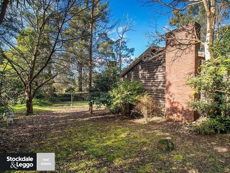 3 First Avenue, Cockatoo VIC 3781