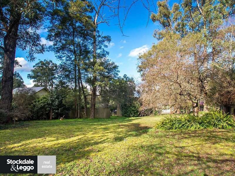 3 First Avenue, Cockatoo VIC 3781