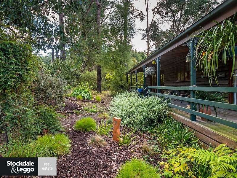 3 First Avenue, Cockatoo VIC 3781