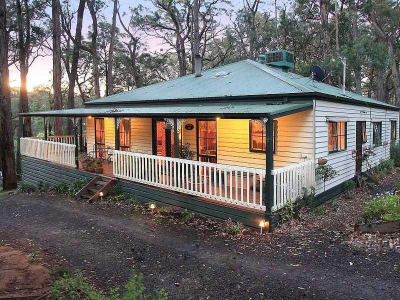 13 Vista Drive, Emerald VIC 3782