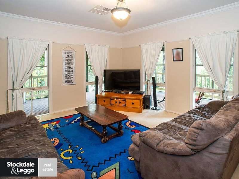 13 Vista Drive, Emerald VIC 3782