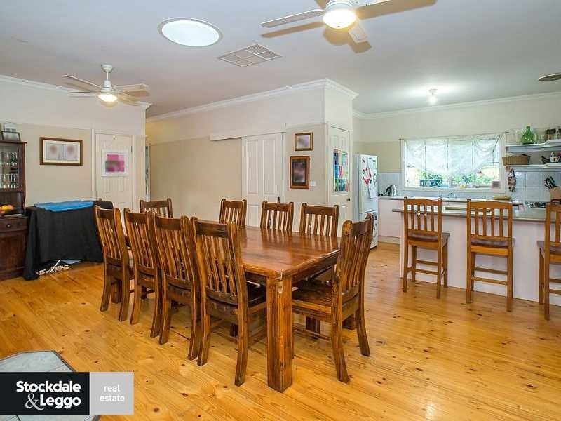 13 Vista Drive, Emerald VIC 3782