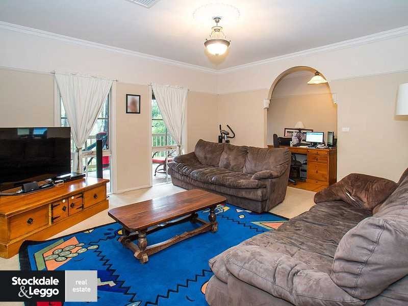 13 Vista Drive, Emerald VIC 3782