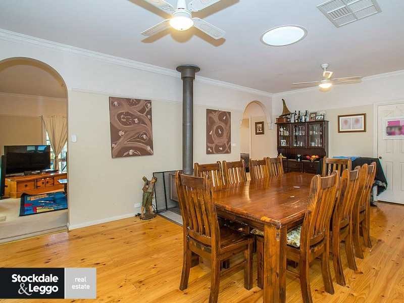 13 Vista Drive, Emerald VIC 3782