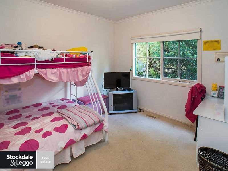 13 Vista Drive, Emerald VIC 3782