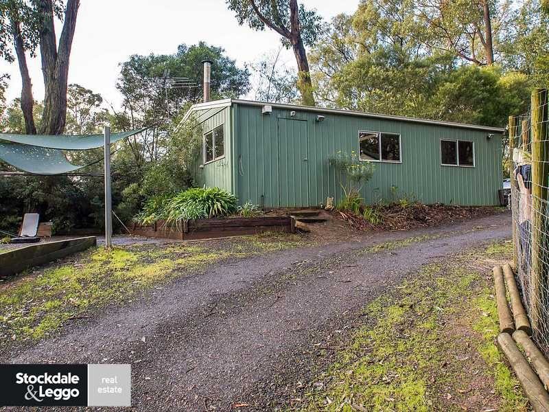 13 Vista Drive, Emerald VIC 3782