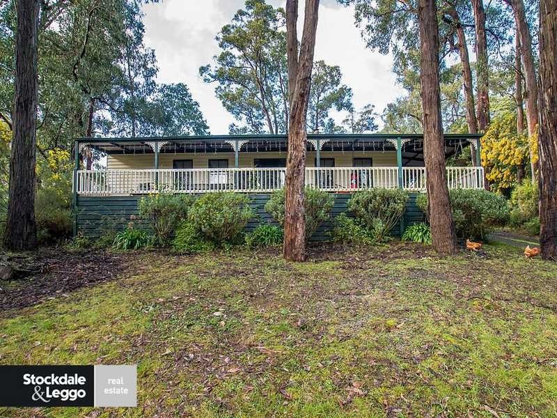 13 Vista Drive, Emerald VIC 3782