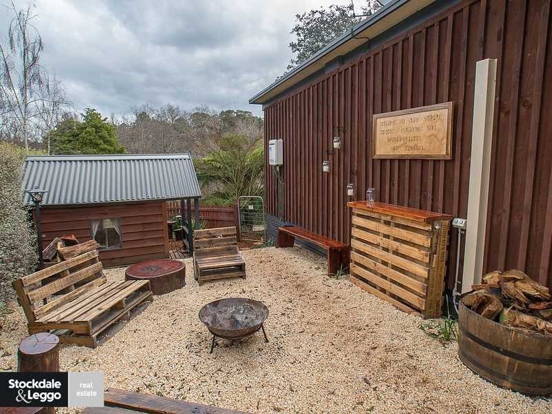 21 Emerald Lake Road, Emerald VIC 3782