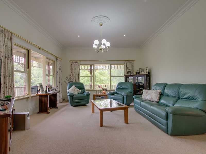 25 Emerald Lake Road, Emerald VIC 3782