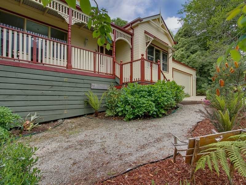 25 Emerald Lake Road, Emerald VIC 3782