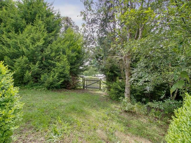 4 Don Phillip Court, Gembrook VIC 3783