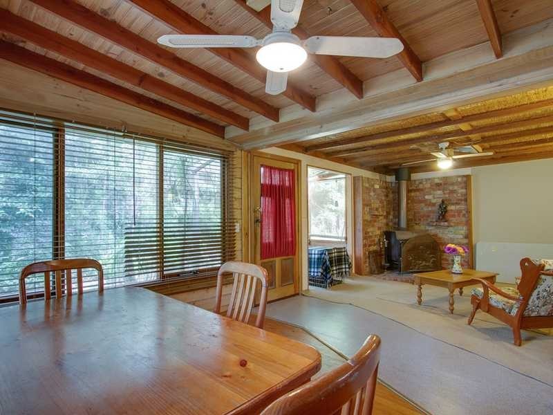 11 Haylock Avenue, Cockatoo VIC 3781