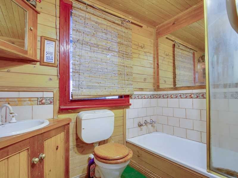11 Haylock Avenue, Cockatoo VIC 3781