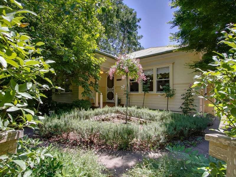 3 Vika Avenue, Monbulk VIC 3793