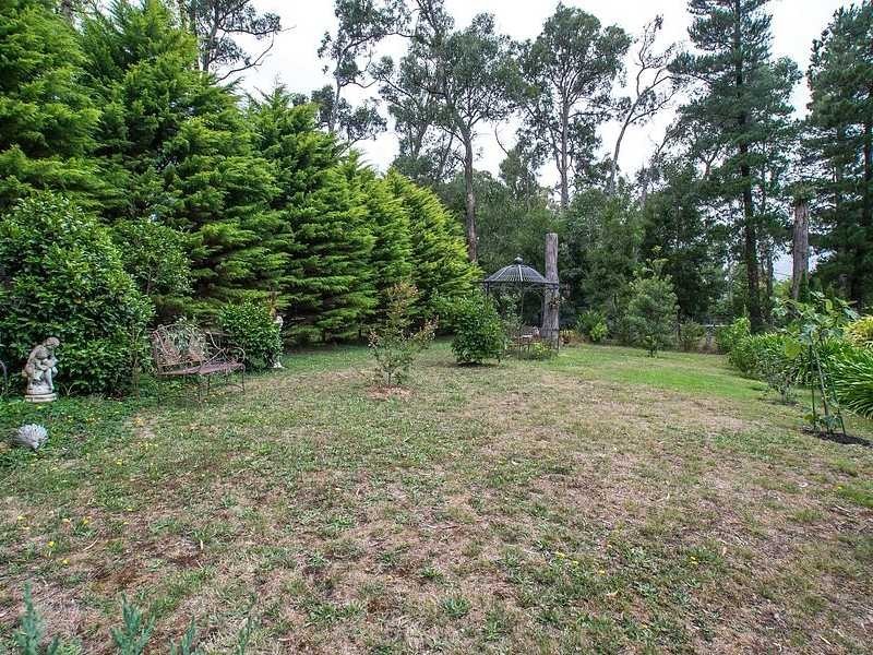 18 Steel Road, Emerald VIC 3782