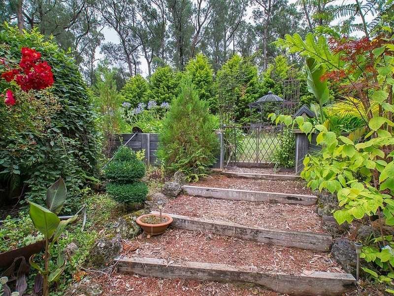 18 Steel Road, Emerald VIC 3782