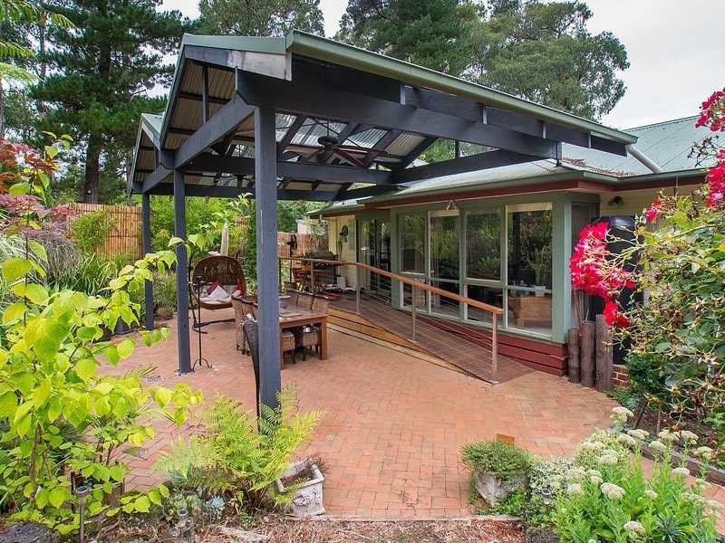 18 Steel Road, Emerald VIC 3782