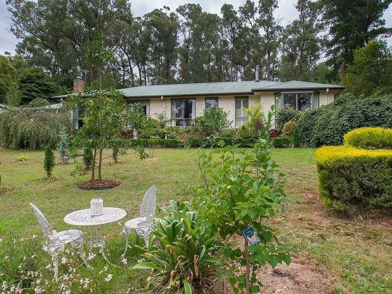 18 Steel Road, Emerald VIC 3782