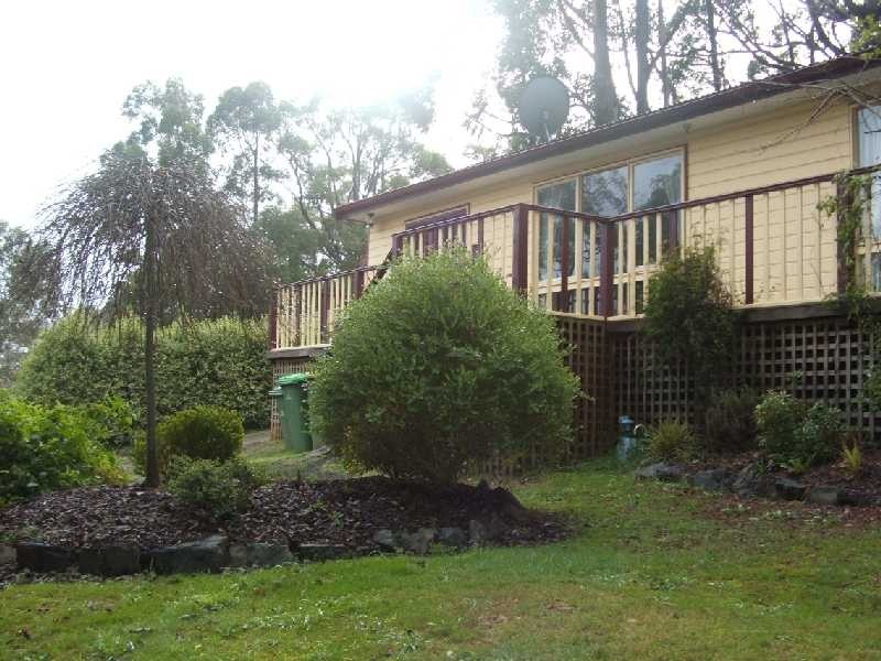 18 Devon Avenue, Cockatoo VIC 3781