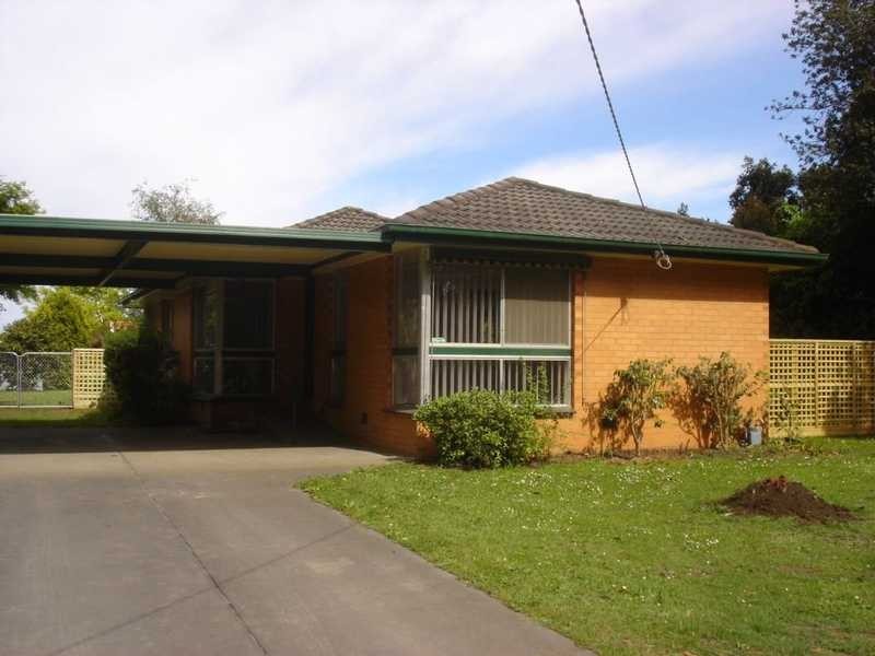 16 Kilvington Drive, Emerald VIC 3782
