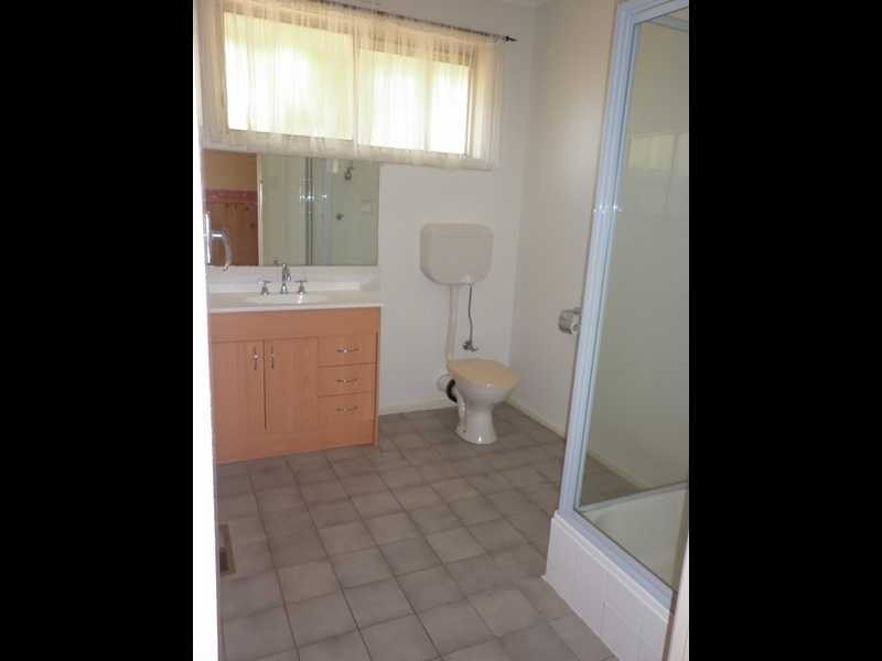 13 Mckenzie Street, Cockatoo VIC 3781