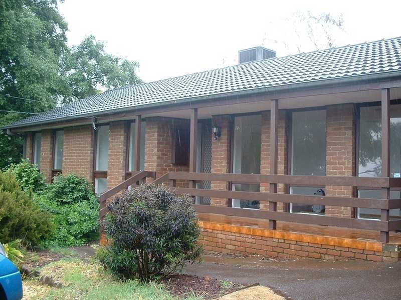 8 Christians Avenue, Avonsleigh VIC 3782
