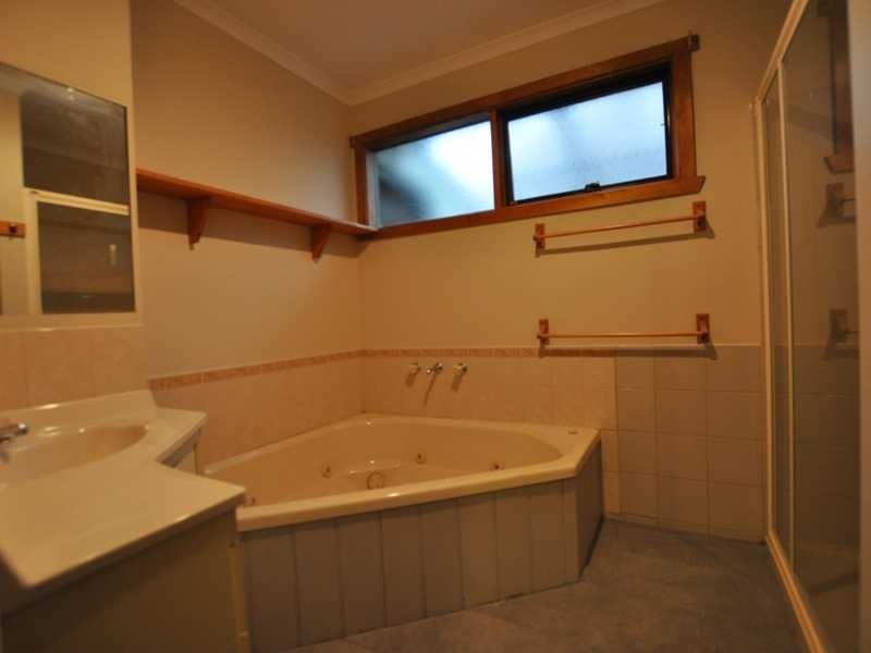 11 Church Street, Emerald VIC 3782