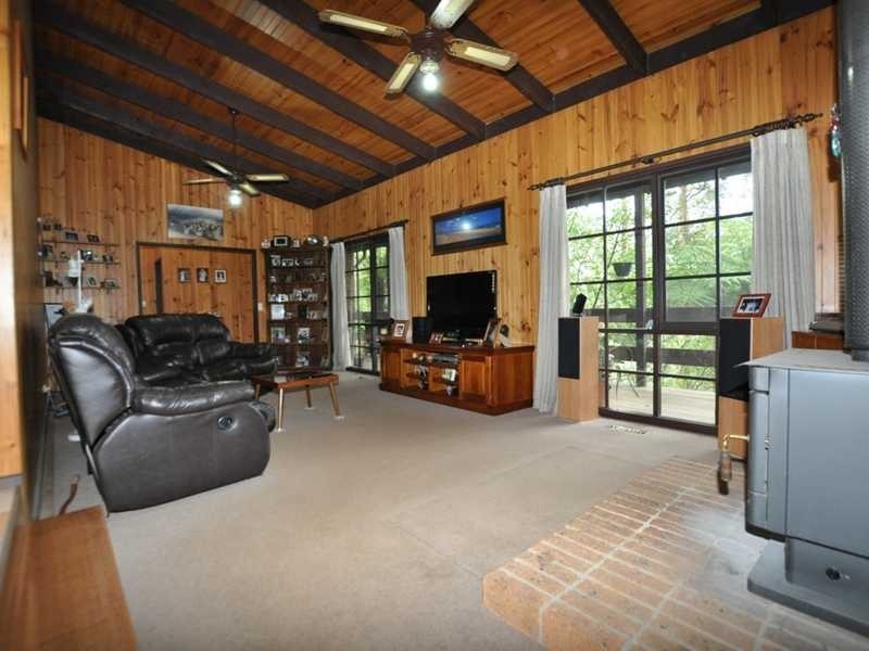 32 Second Avenue, Cockatoo VIC 3781
