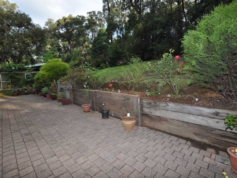 32 Second Avenue, Cockatoo VIC 3781