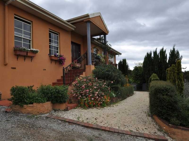 4 Don Phillip Court, Gembrook VIC 3783