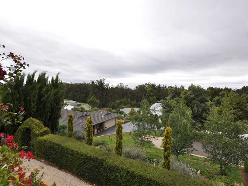 4 Don Phillip Court, Gembrook VIC 3783