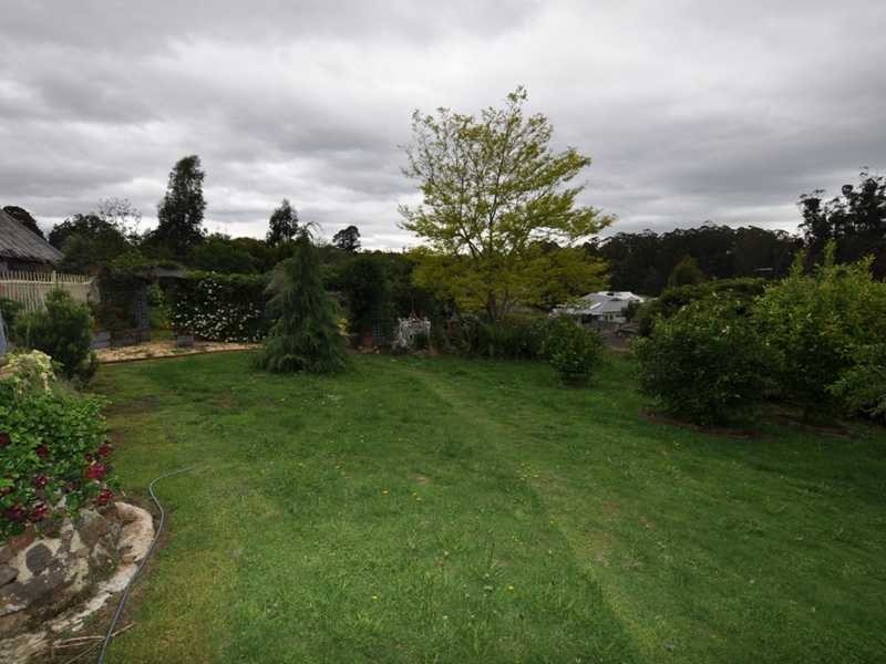 4 Don Phillip Court, Gembrook VIC 3783