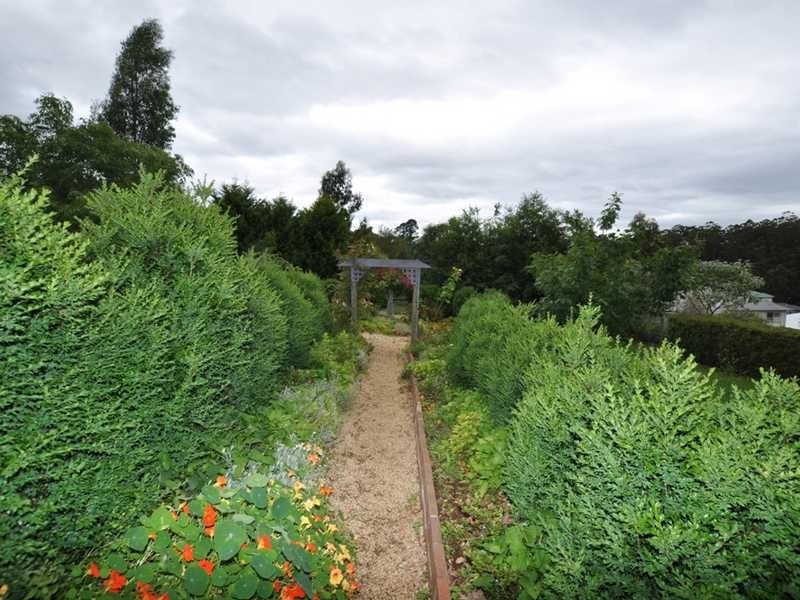 4 Don Phillip Court, Gembrook VIC 3783