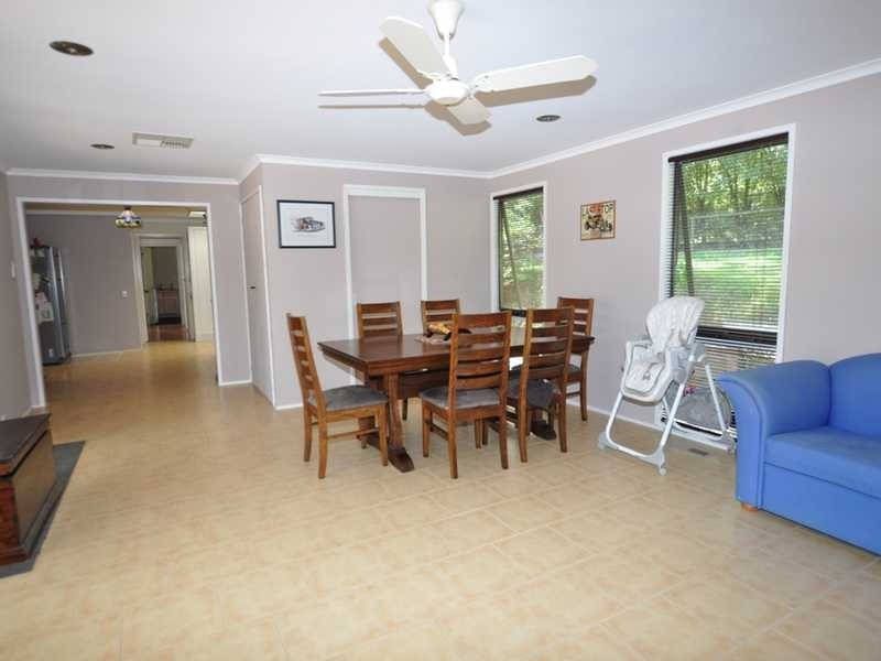 20 Wong Hee Road, Emerald VIC 3782