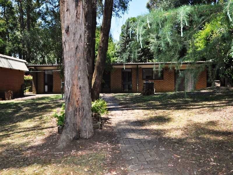 19 Alfred Grove, Avonsleigh VIC 3782
