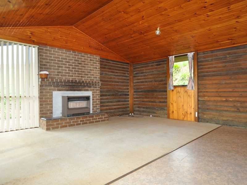11 Aclare Street, Cockatoo VIC 3781