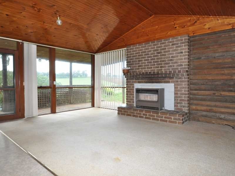 11 Aclare Street, Cockatoo VIC 3781