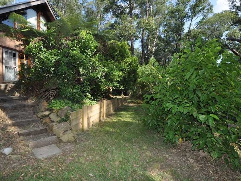 11 Boronia Crescent, Cockatoo VIC 3781