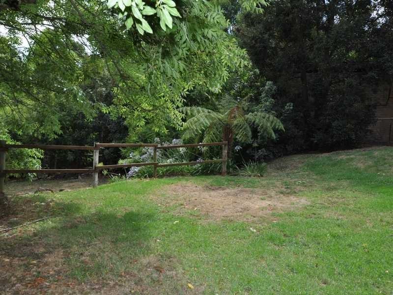 20 Charman Avenue, Emerald VIC 3782