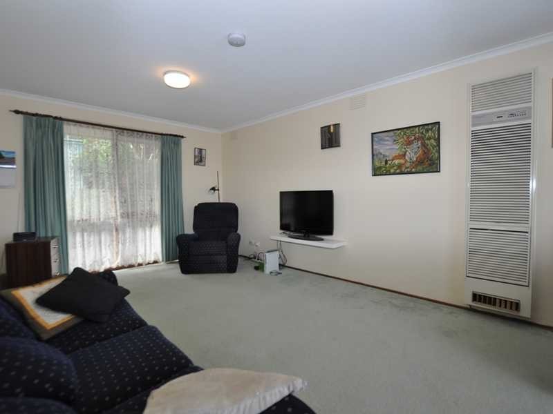 10 Devon Avenue, Cockatoo VIC 3781